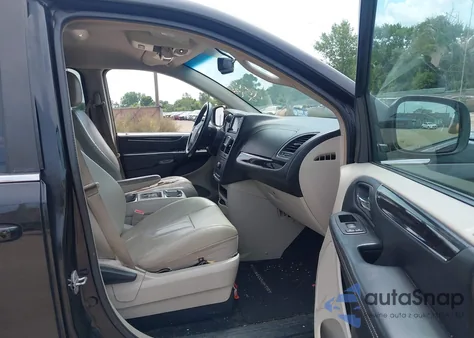 2013 Chrysler Town & Country Touring z USA, uszkodzony, nr VIN 2C4RC1BG4DR503363